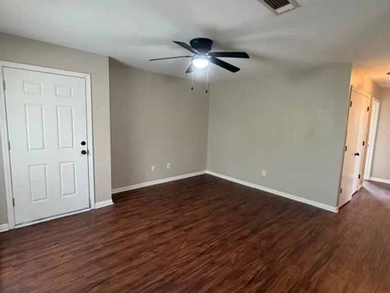 2332-2338 Breezy Dr — Photo 5