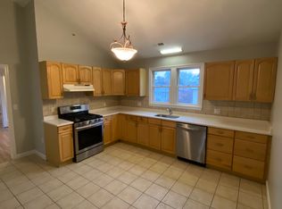 118 Beverly St #2, North Andover, MA 01845