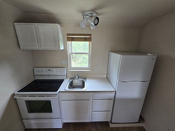 5th image of 403 23rd St #1