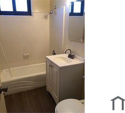 3rd image of 3838 W 105th St APT 1