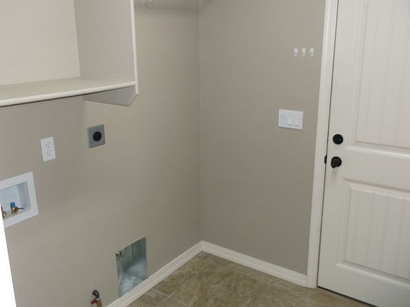 5th image of 3445 Karen Ave
