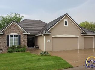 6803 SW Cottonwood Cir, Topeka, KS 66614