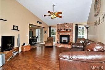 4th image of 345 Essex Ct