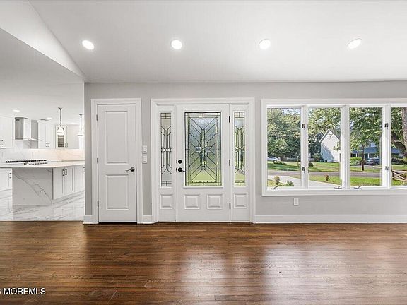 3rd image of 146 Bruce Road