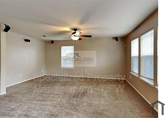 4th image of 2064 Royal Acres Trl