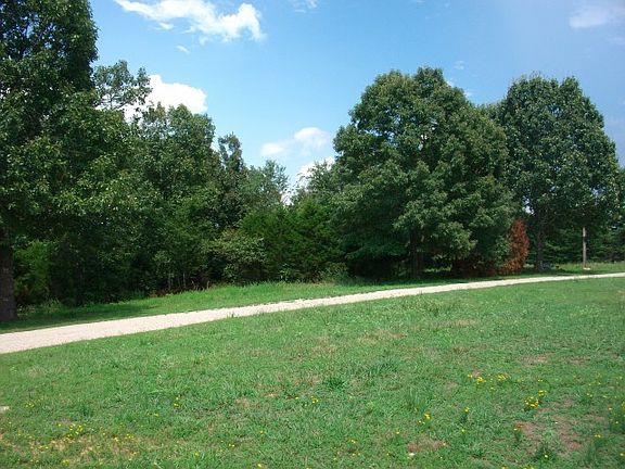 5th image of 22 Saint Philomena Dr