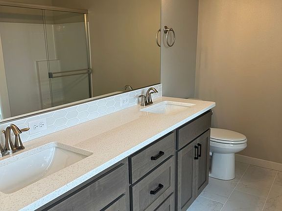 5th image of 414 S Trillium Way