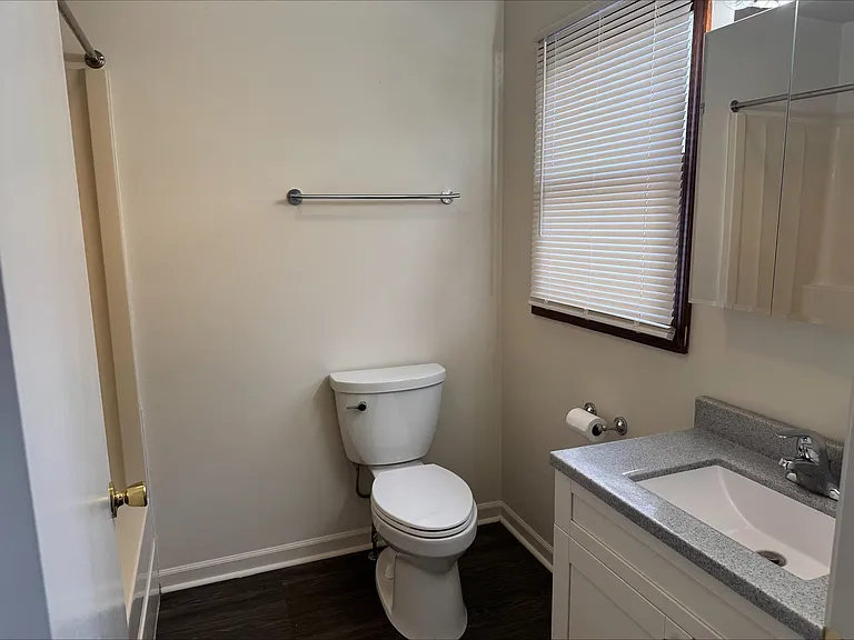 607 Armstrong St #1/2 — Photo 6