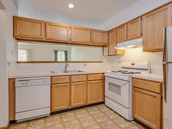 4th image of 245 Steeplechase Ct