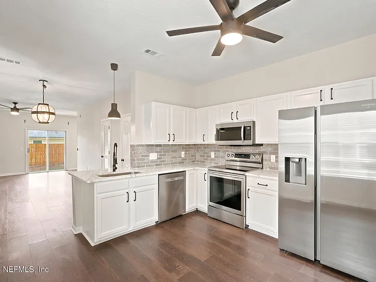 577 Scrub Jay Dr — Photo 7