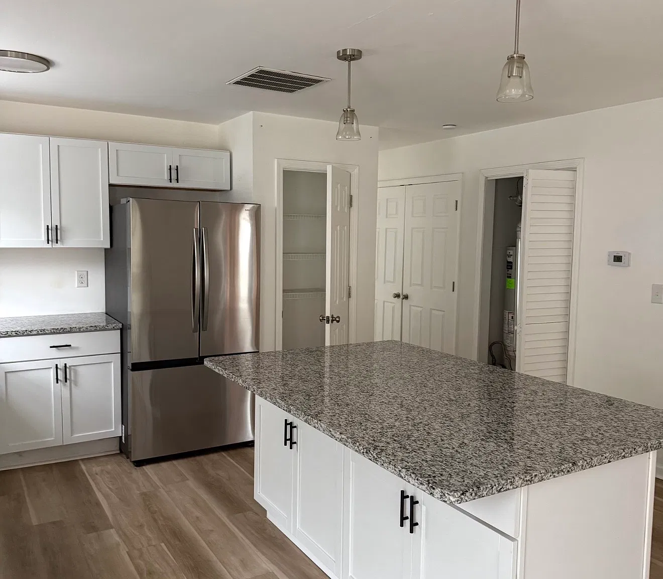 5 bed, 1520 sqft, $2,000 — Photo 4