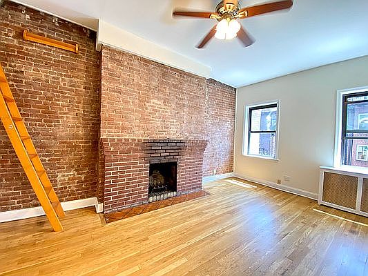3rd image of 36 W 75th St APT 5B