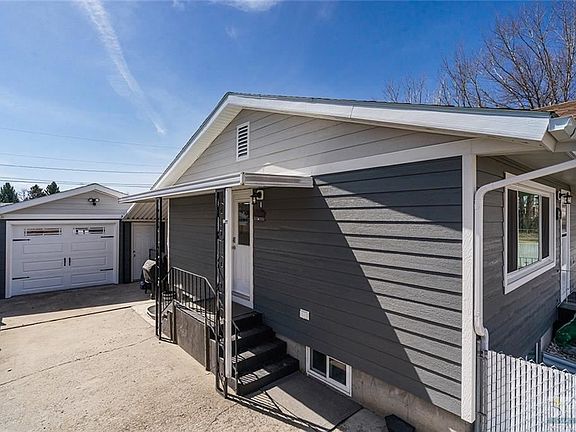 4th image of 4238 Clevenger Ave