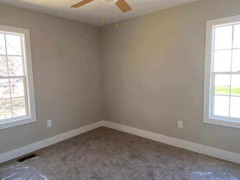 657 London Ave — Photo 11