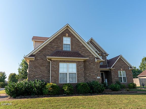 3rd image of 205 Crooked Creek Ln