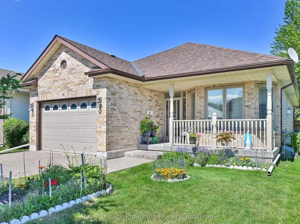 73 Finch Dr, Belleville, ON K8P 5L4