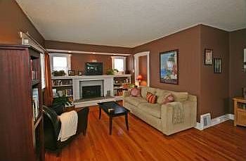 4th image of 59 Layton Ave
