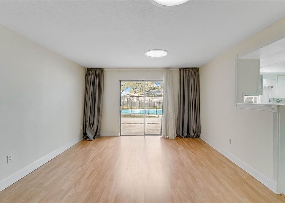 1st image of 1021 Poplar Pl
