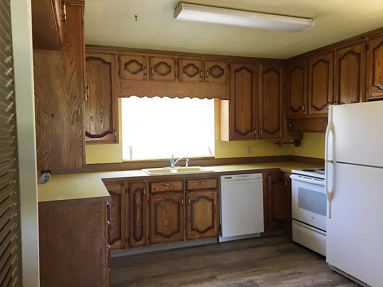 145 N 900 W — Photo 5