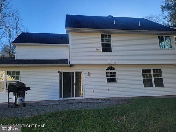 3rd image of 5319 Beechwood Rd