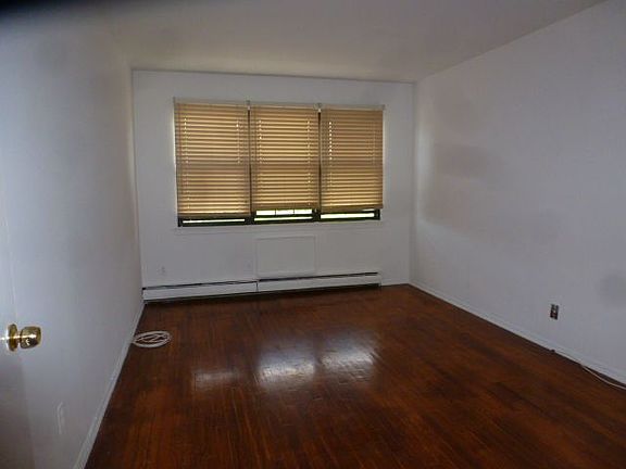 2nd image of 15641 79th St #106