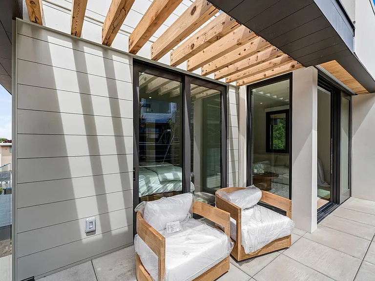 1 Oak Shore Dr #A — Photo 3