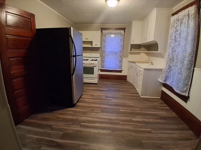 926 Dueber Ave SW #B — Photo 5