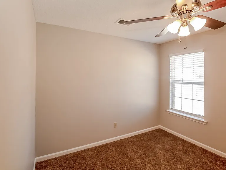 7677 Fox Hunt Dr E — Photo 11