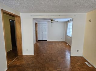 18 Valley Cres, Elliot Lake, ON P5A2G6