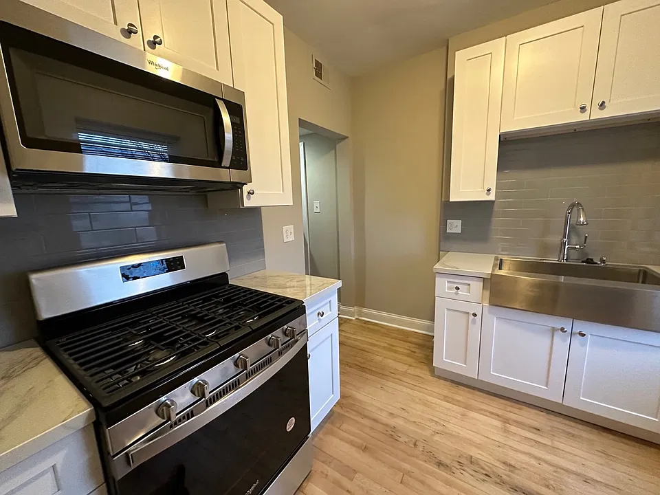 6150 S Sacramento Ave #1W