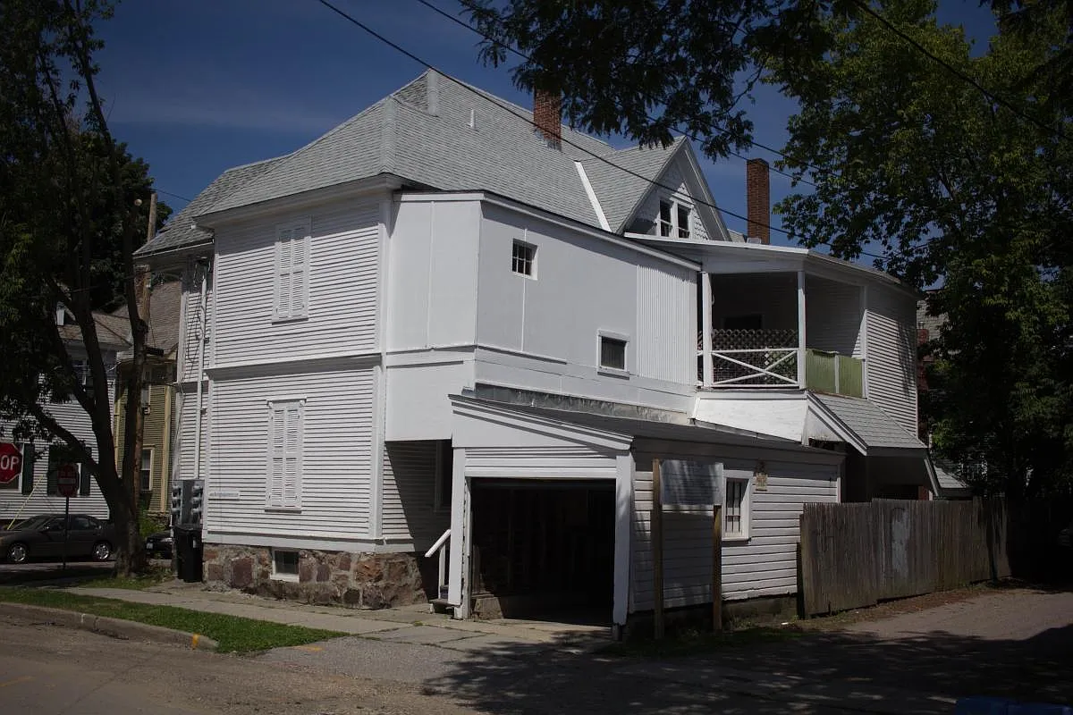 1 bed, $1,600 — Photo 2