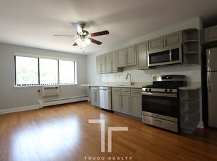5534 N Kenmore Ave APT 502, Chicago, IL 60640
