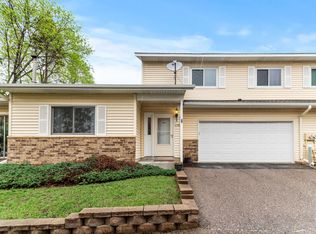 1172 Aston Cir, Burnsville, MN 55337