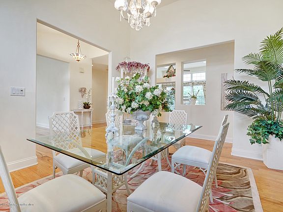 4th image of 31 Crown Cir