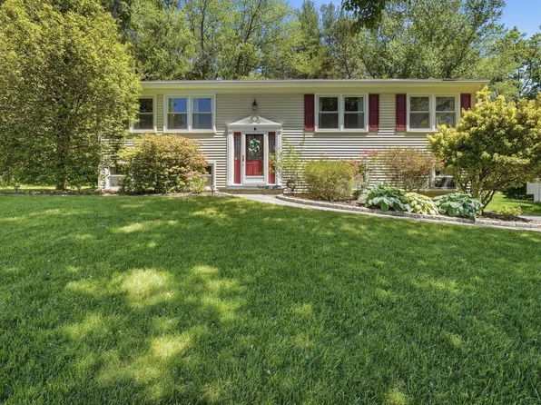 1811 Cranberry Ln, Reston, VA 20191