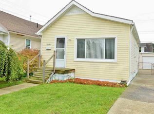 17384 Tennyson St, Roseville, MI 48066