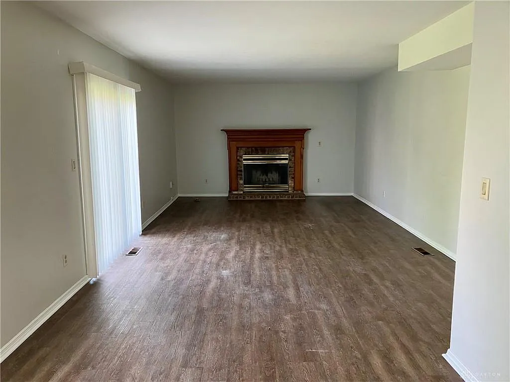 4 bed, 2.5 bath, 2226 sqft, $2,200 — Photo 4
