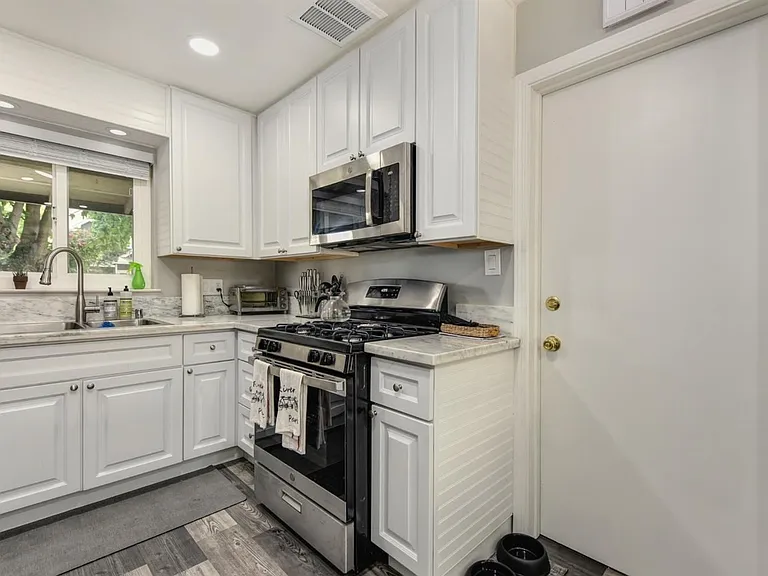 5433 Carlson Dr #5433 — Photo 9