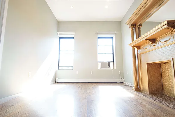 Rented by Lofts and Flats LLC | media 14