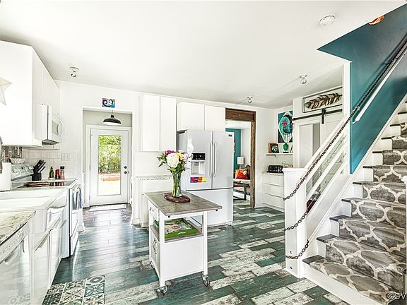 4th image of 2505 Burnley Ave