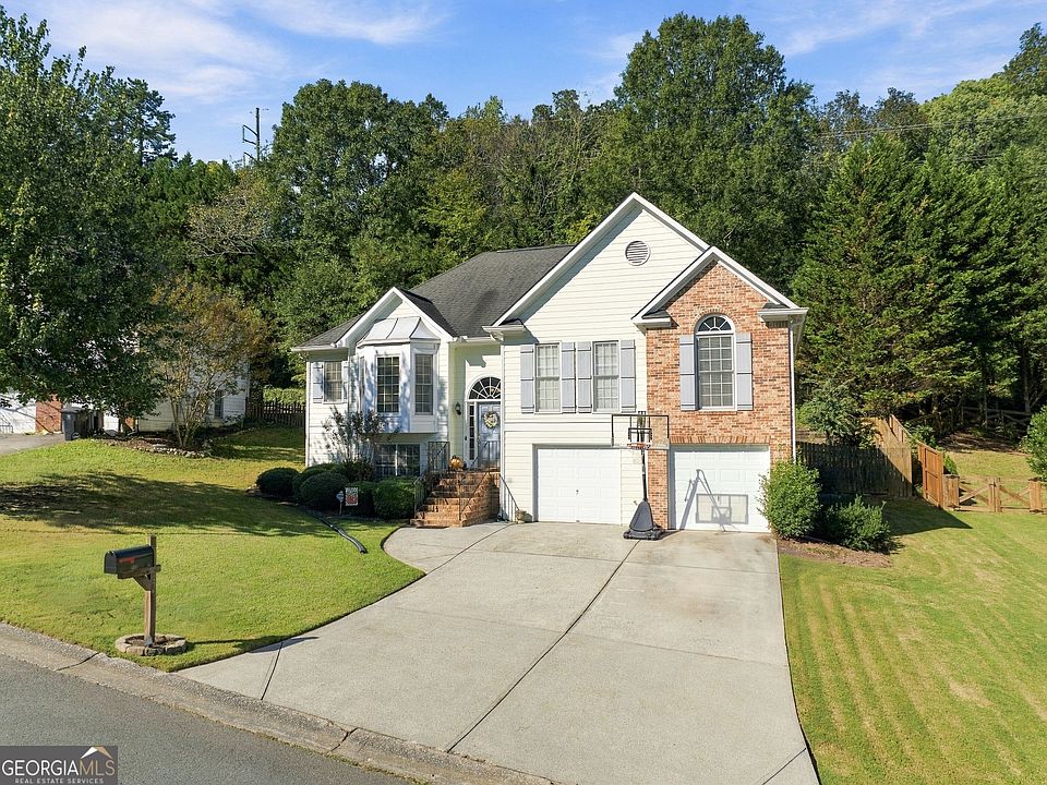 1st image of 30 Gables Dr SE