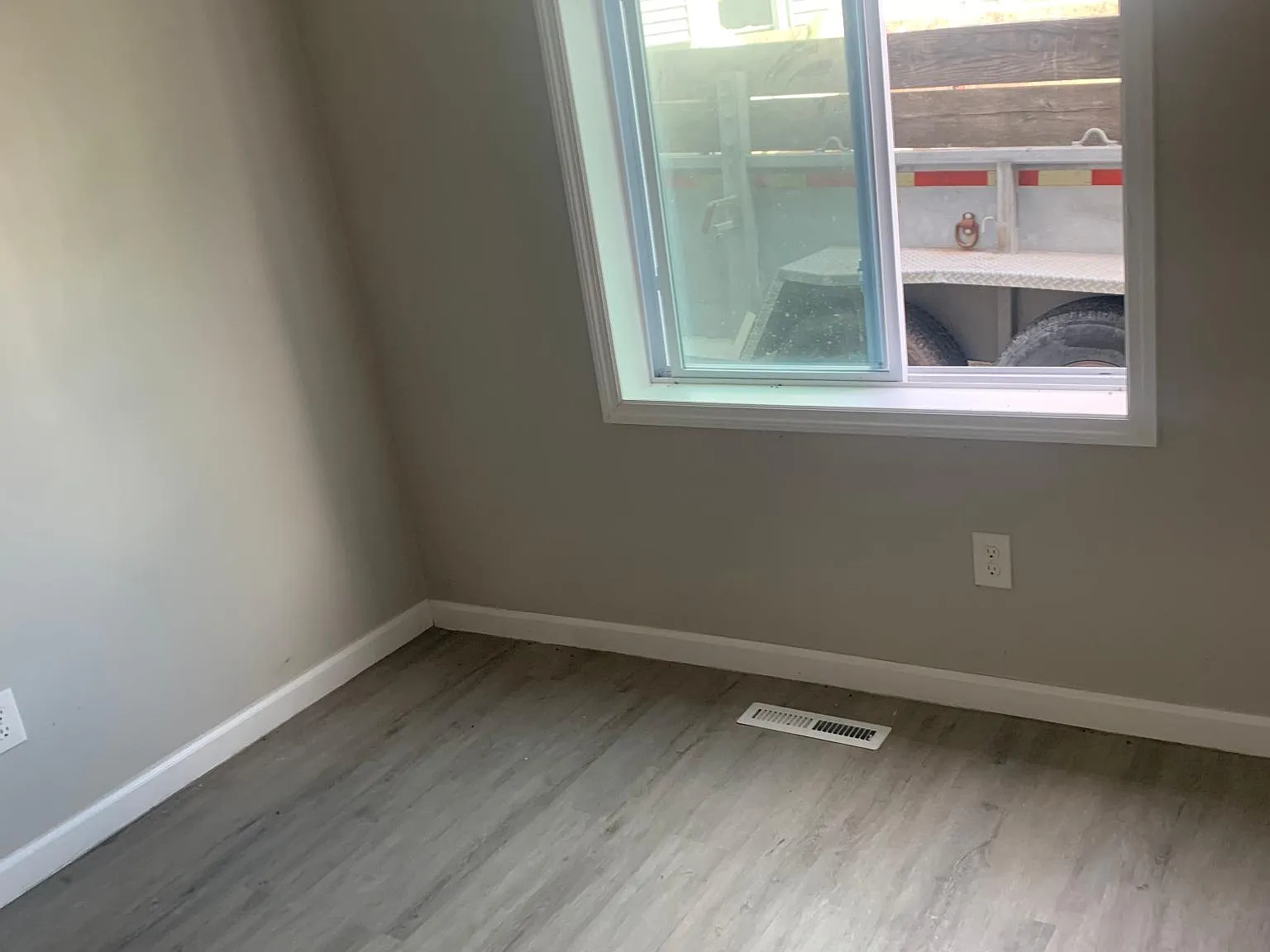 20 Washington Ave — Photo 3