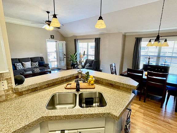 5th image of 311 Fairview Dr #311