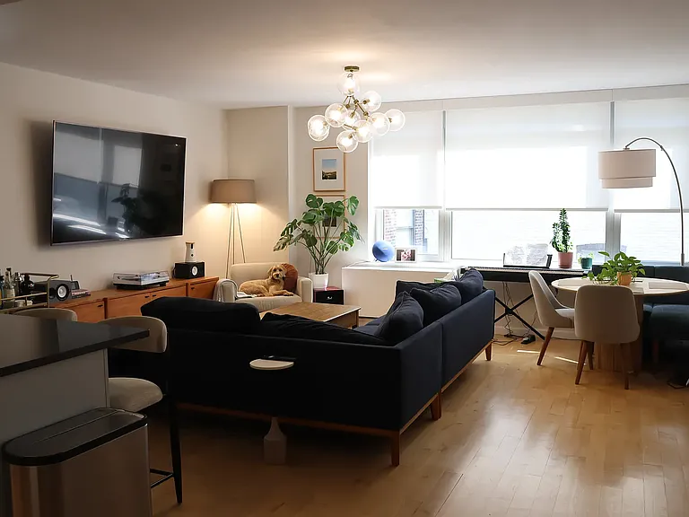 224 W 18th St #7B — Photo 1