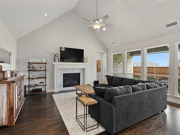 5th image of 1950 Thorncliffe Ln
