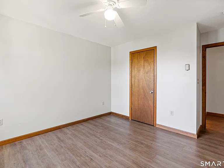 180 N Cherry St #15 — Photo 11