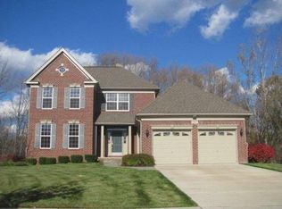 1053 Parkway Trl, Oakland, MI 48363