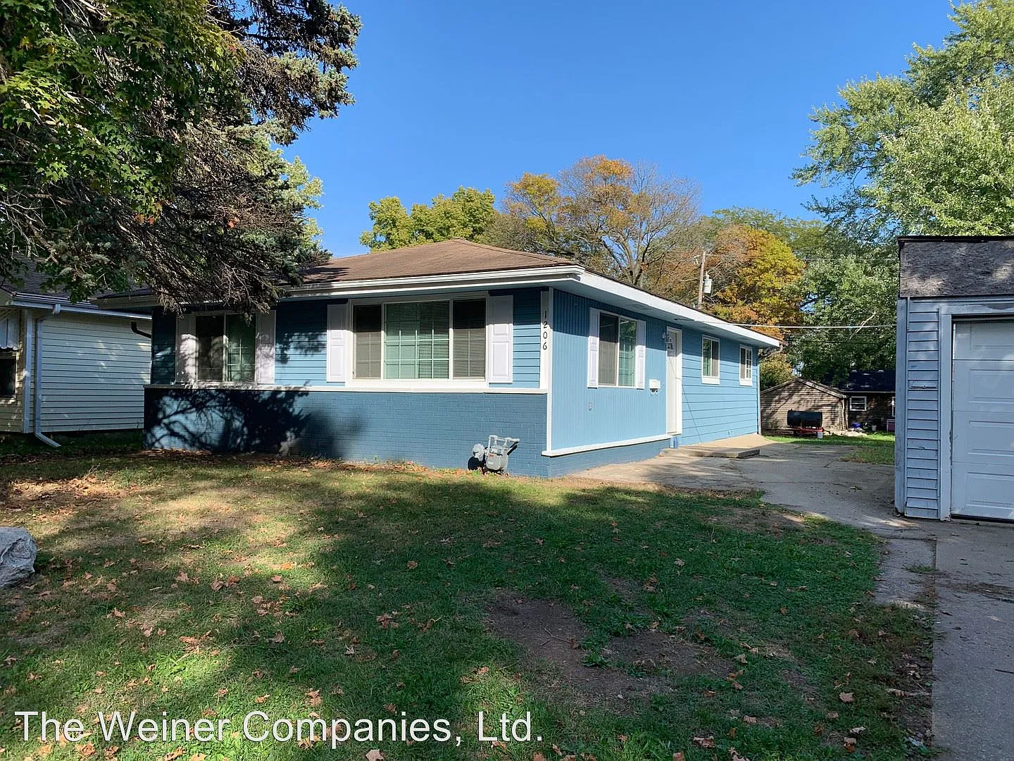 1206 N Linview Ave photo 1