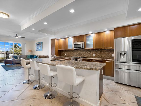 3rd image of 4445 El Mar Dr #2303