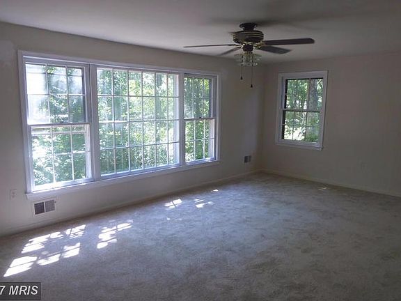 4th image of 4409 Scarborough Sq